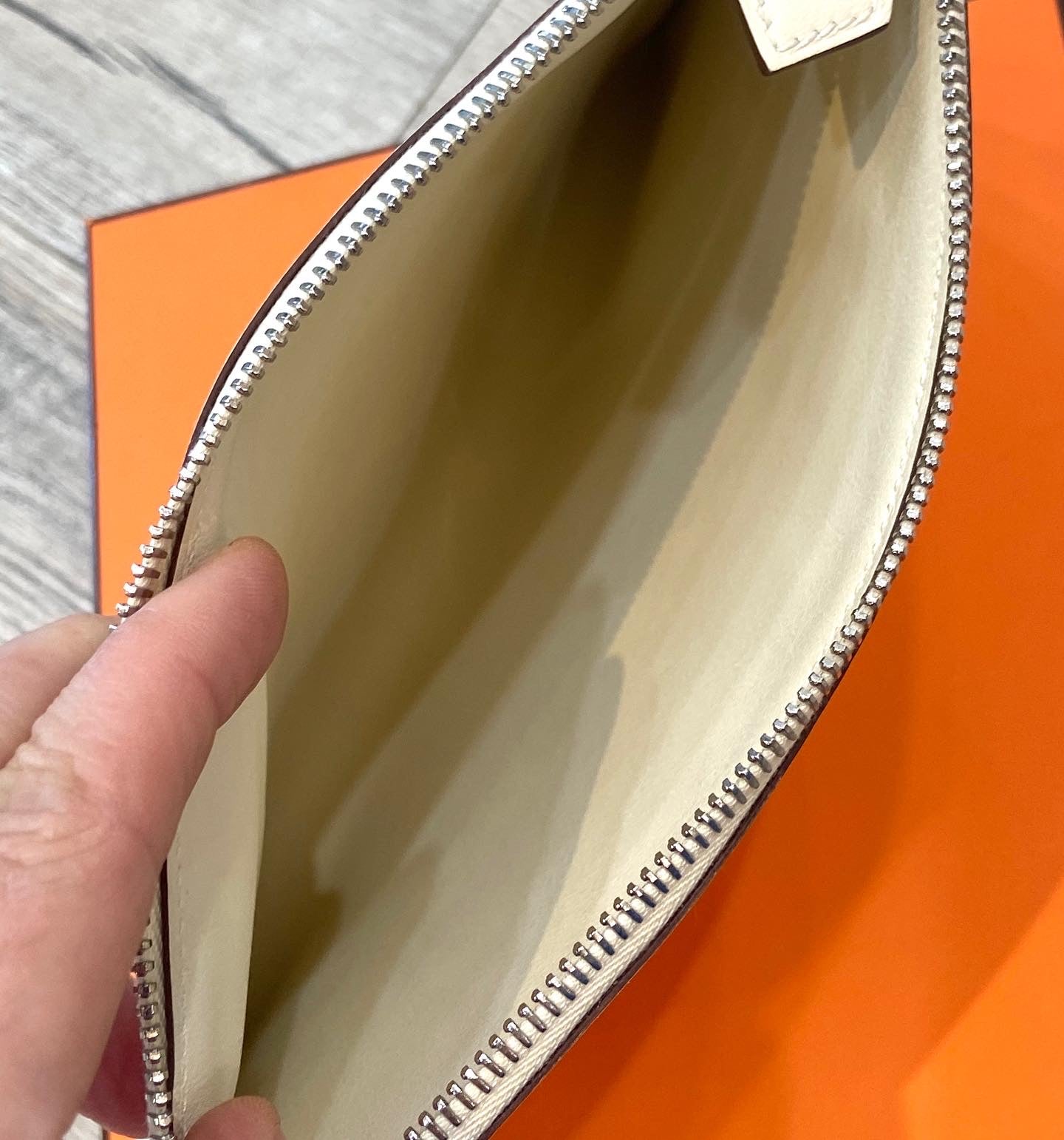 HERMÈS SWIFT LEATHER BAZAR IN & OUT POUCH