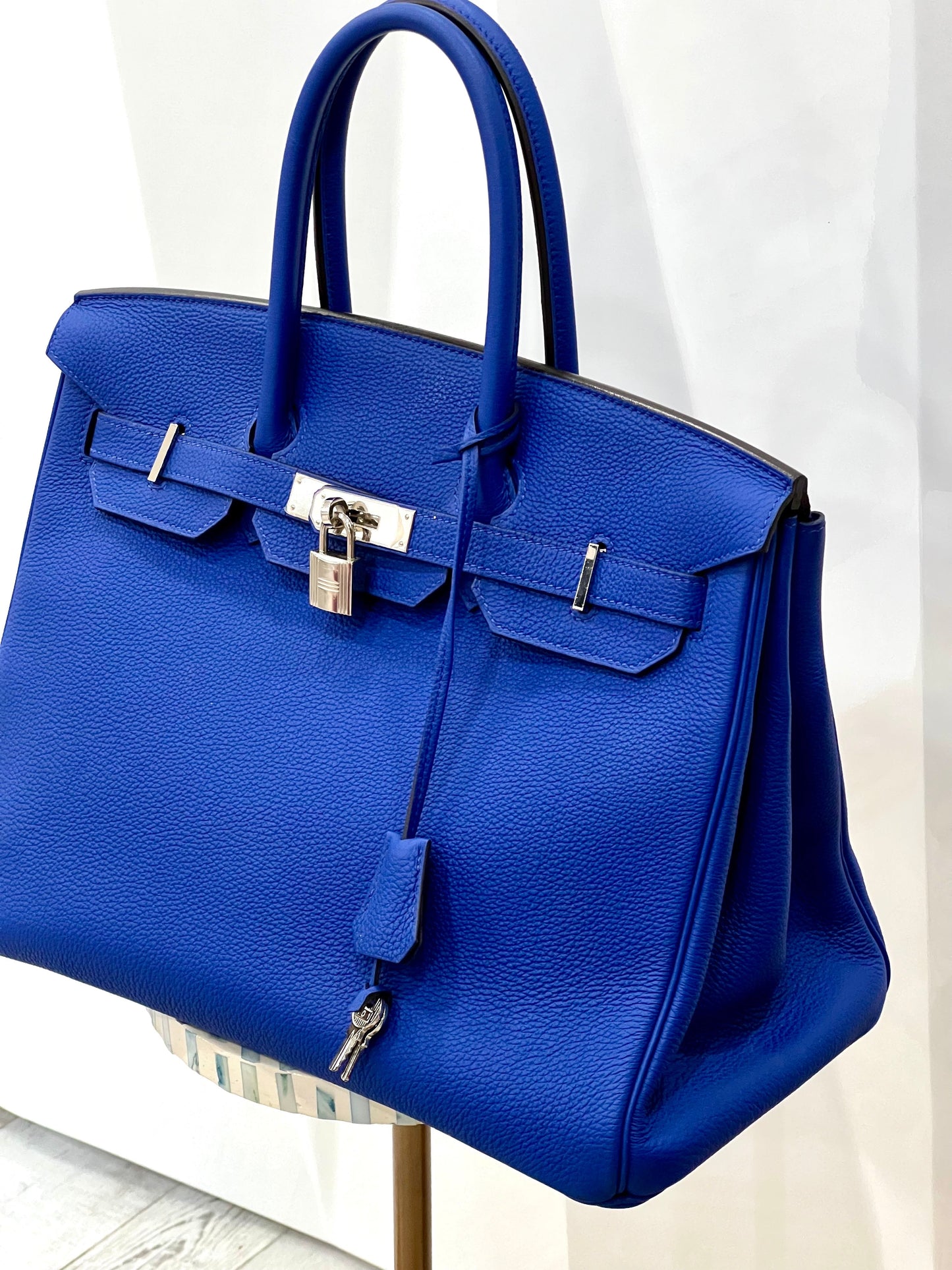 HERMÈS TOGO LEATHER BIRKIN 35 HANDBAG IN BLEU ELECTRIQUE