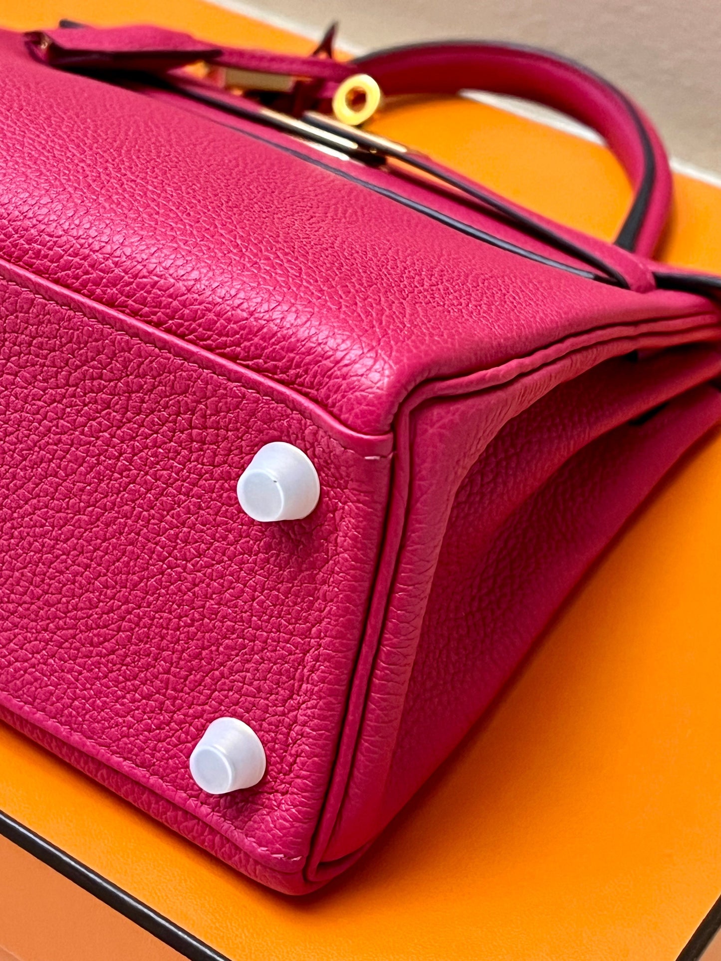 HERMÈS KELLY 25 CLEMENCE LEATHER BAG IN ROSE EXTREME