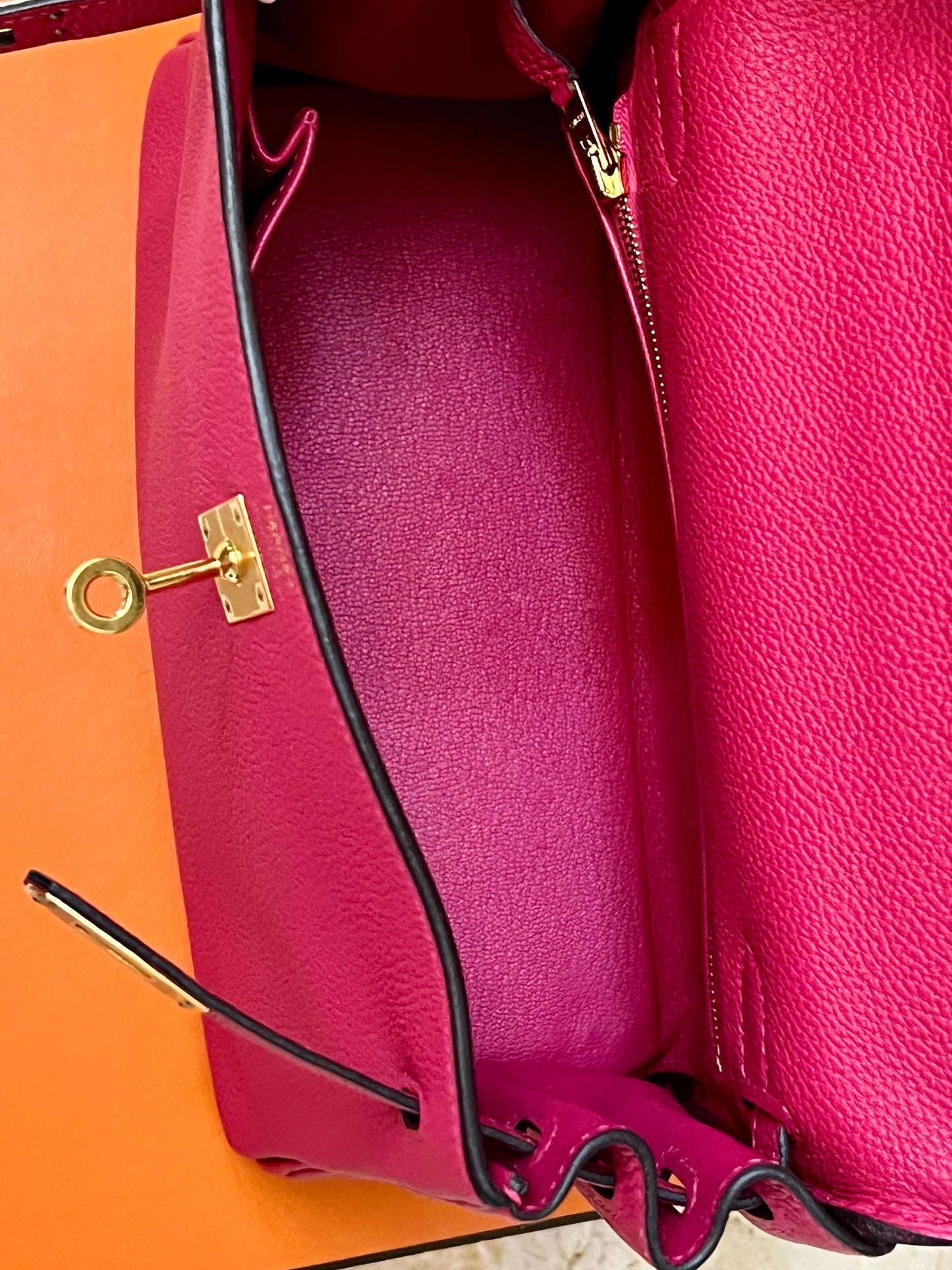 HERMÈS KELLY 25 CLEMENCE LEATHER BAG IN ROSE EXTREME