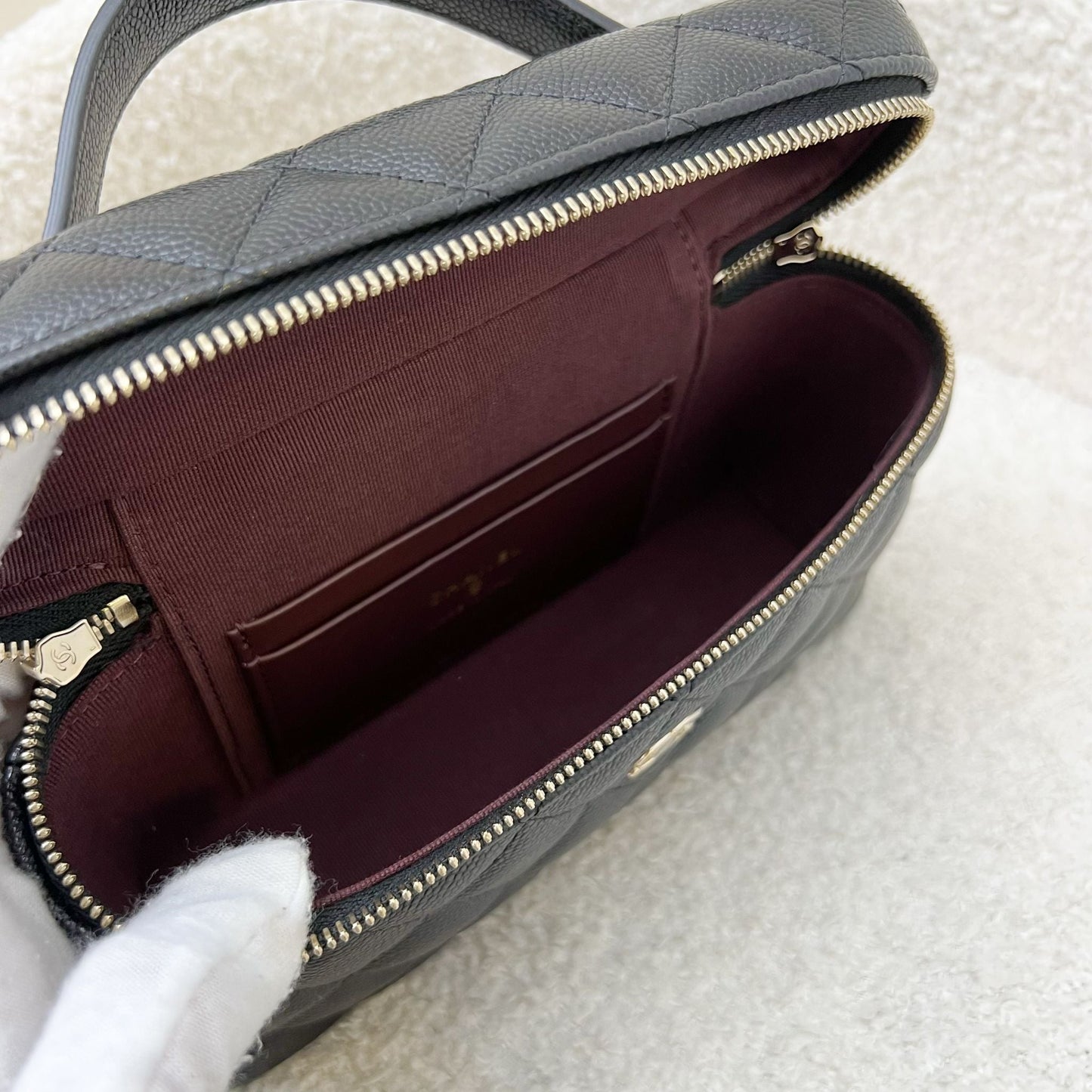 GLM-25C Vanity / Clutch with Chain (LP Style Bag) in Black Caviar and LGHW (Model: AP4385)