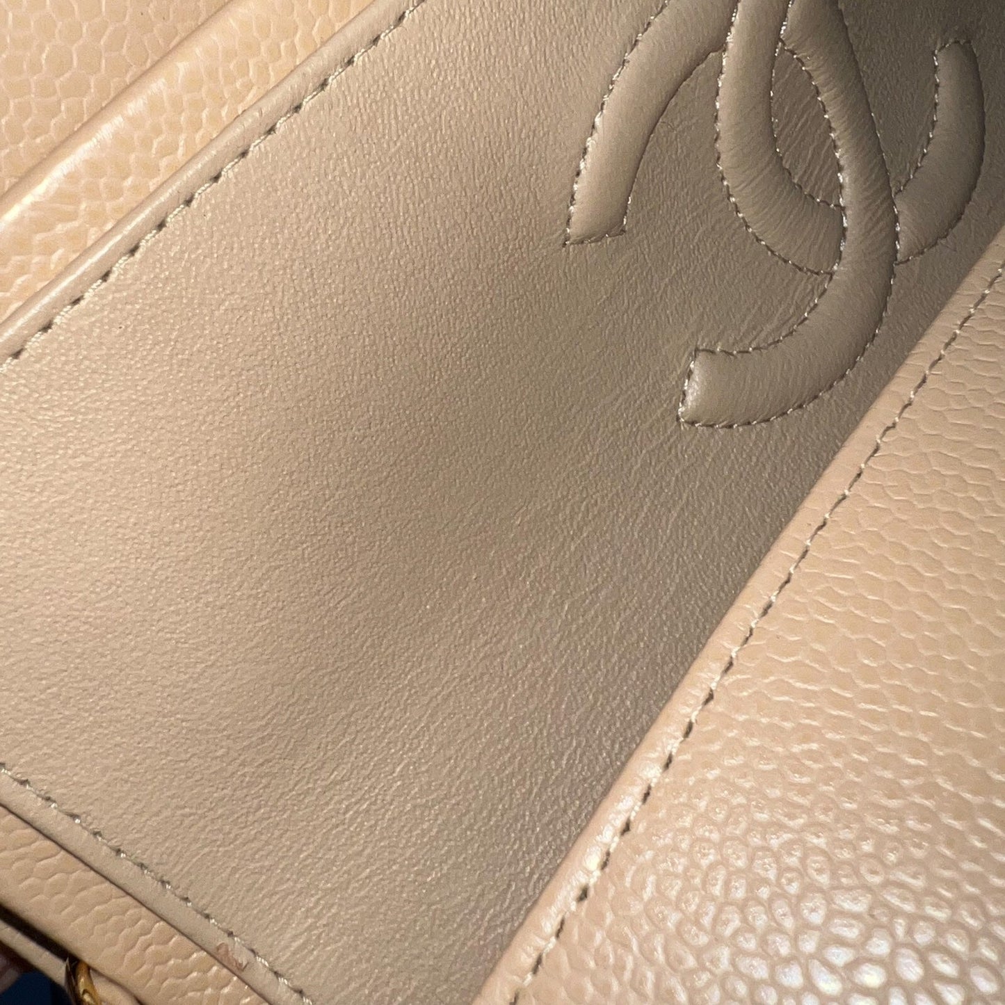 GLM-Medium Classic Flap CF in Beige Caviar and GHW (Model: A01112)