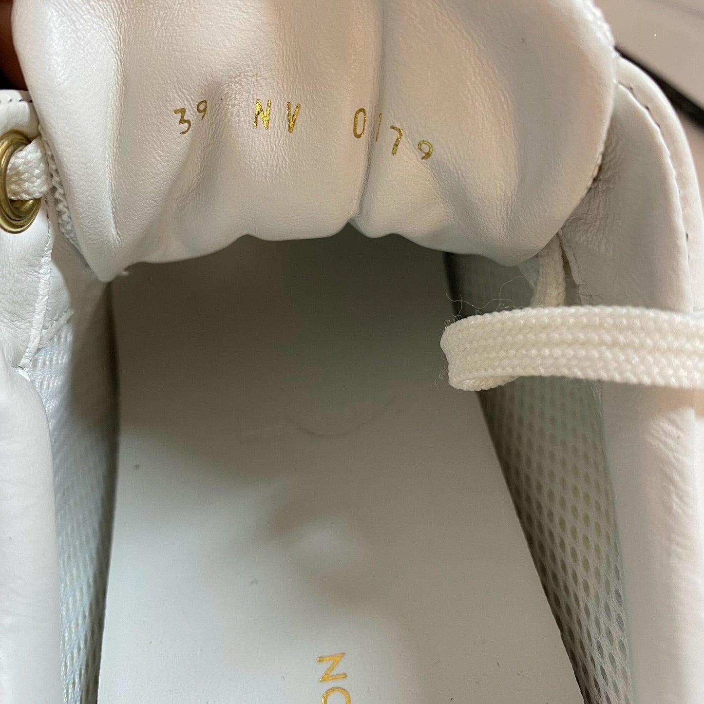 Women's Run Away Low Trainers White Size EU 39 / UK 6