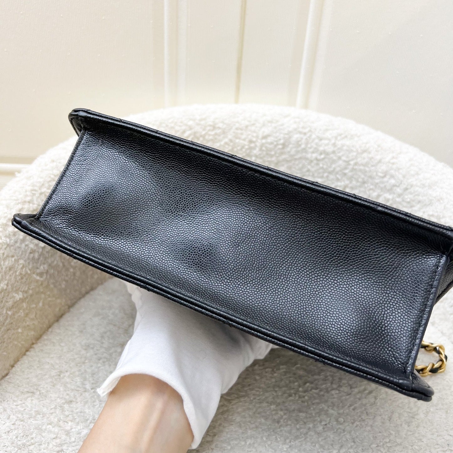 GLM-23A Seasonal Flap Bag in Black Caviar and AGHW