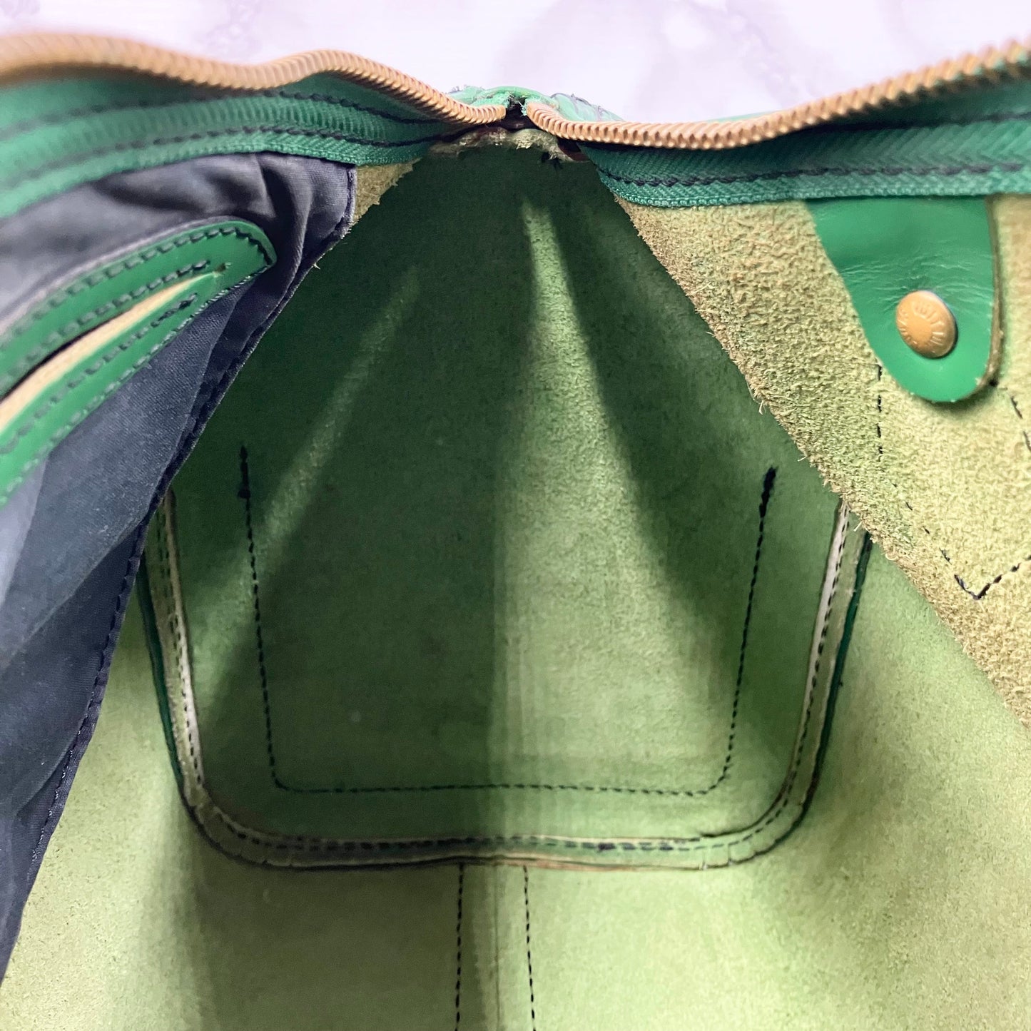 LOUIS VUITTON Epi Speedy 25