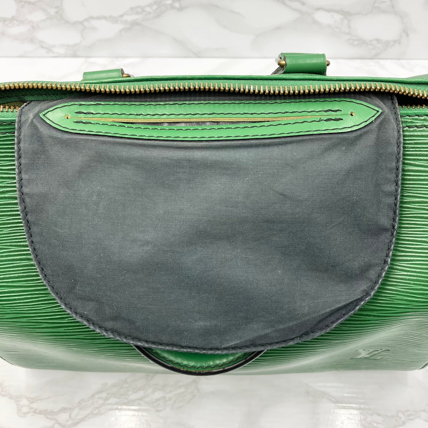 LOUIS VUITTON Epi Speedy 25