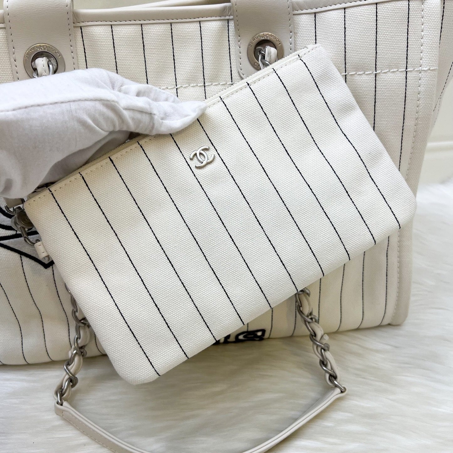 GLM-Medium / Large Deauville Tote in White Striped Fabric and LGHW