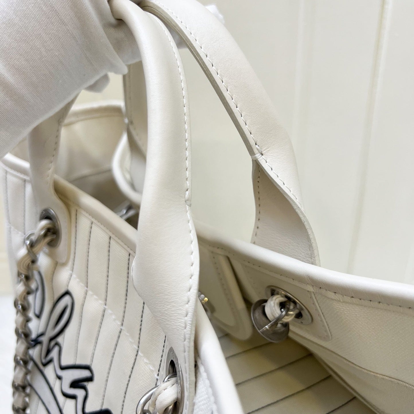 GLM-Medium / Large Deauville Tote in White Striped Fabric and LGHW