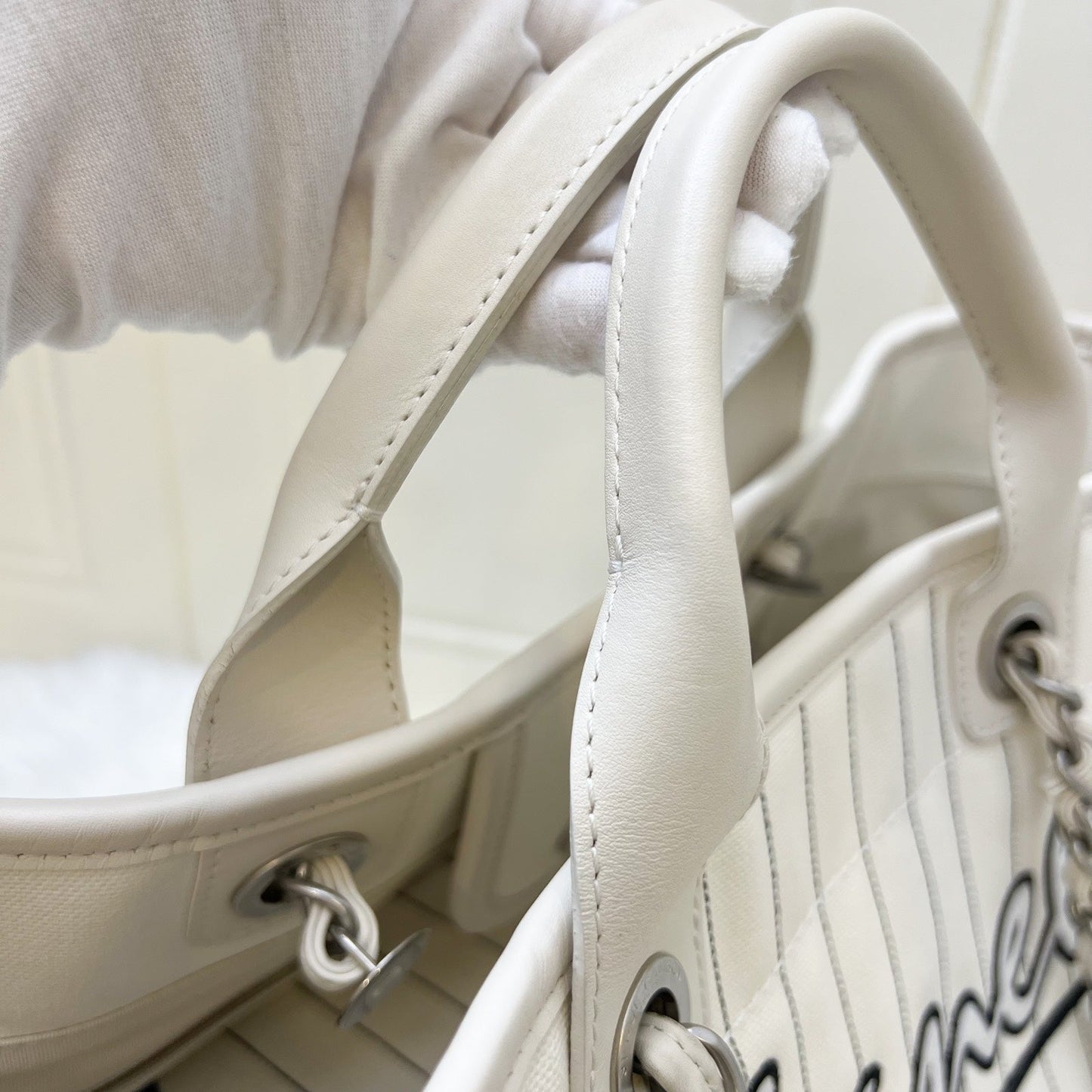 GLM-Medium / Large Deauville Tote in White Striped Fabric and LGHW
