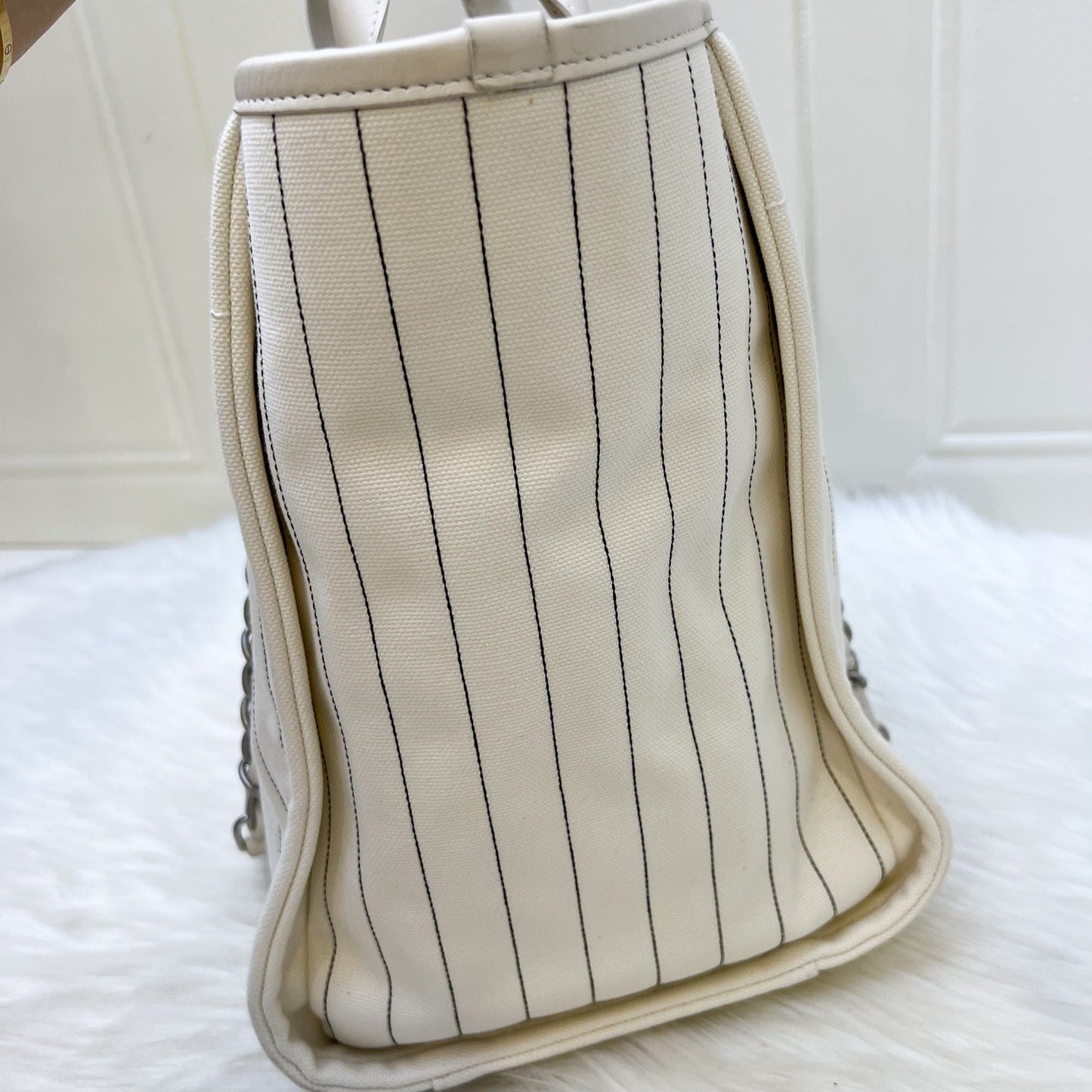 GLM-Medium / Large Deauville Tote in White Striped Fabric and LGHW