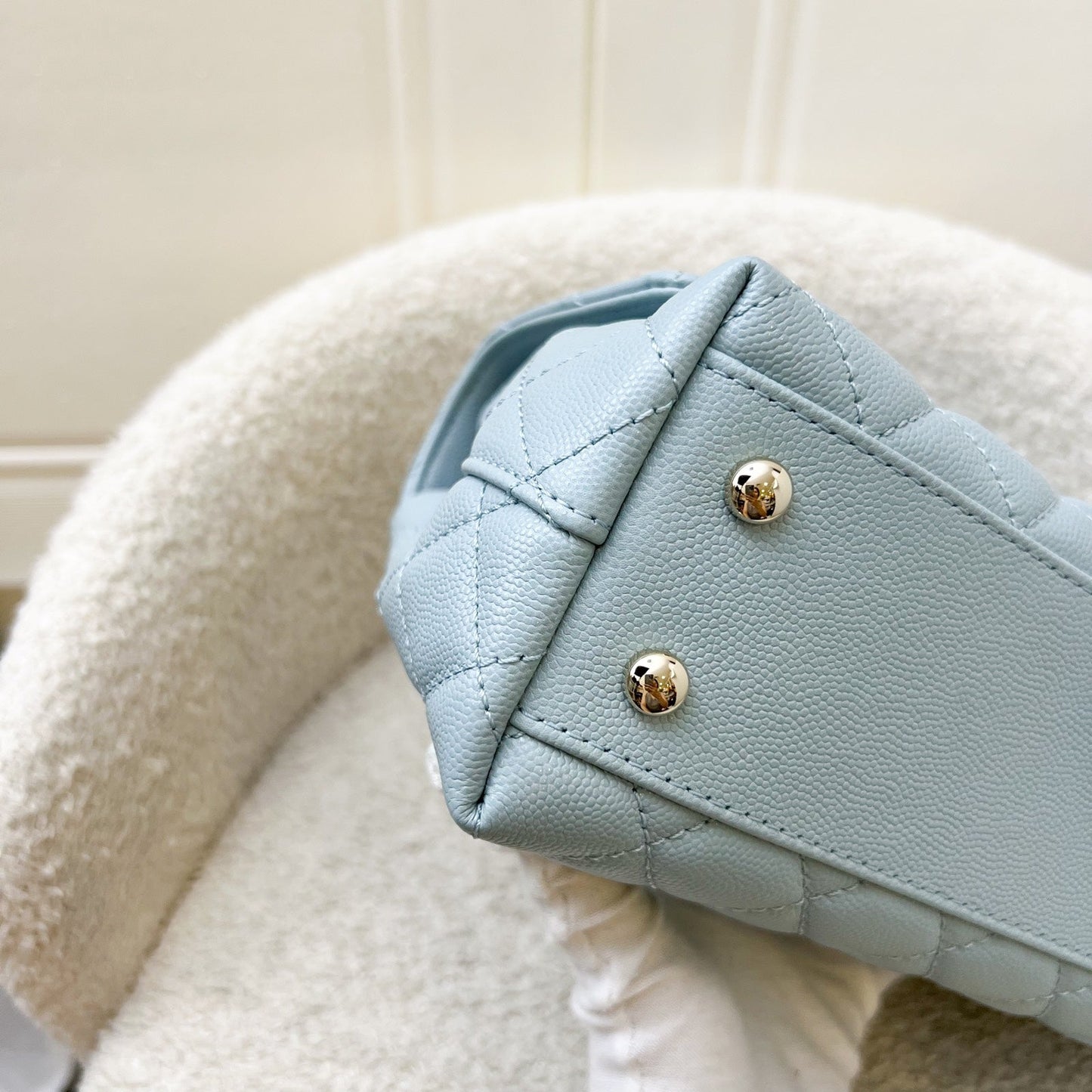 GLM-Small (24cm) Coco Handle in 22P Robin Egg Blue Caviar and LGHW (Model: A92990)
