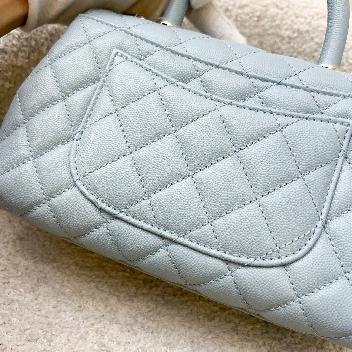 GLM-Small (24cm) Coco Handle in 22P Robin Egg Blue Caviar and LGHW (Model: A92990)