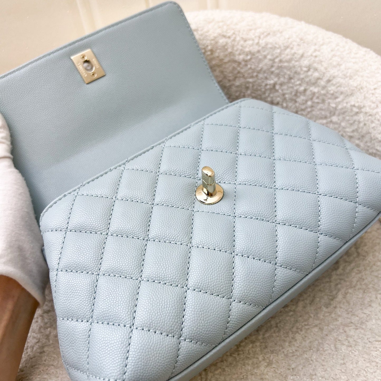 GLM-Small (24cm) Coco Handle in 22P Robin Egg Blue Caviar and LGHW (Model: A92990)