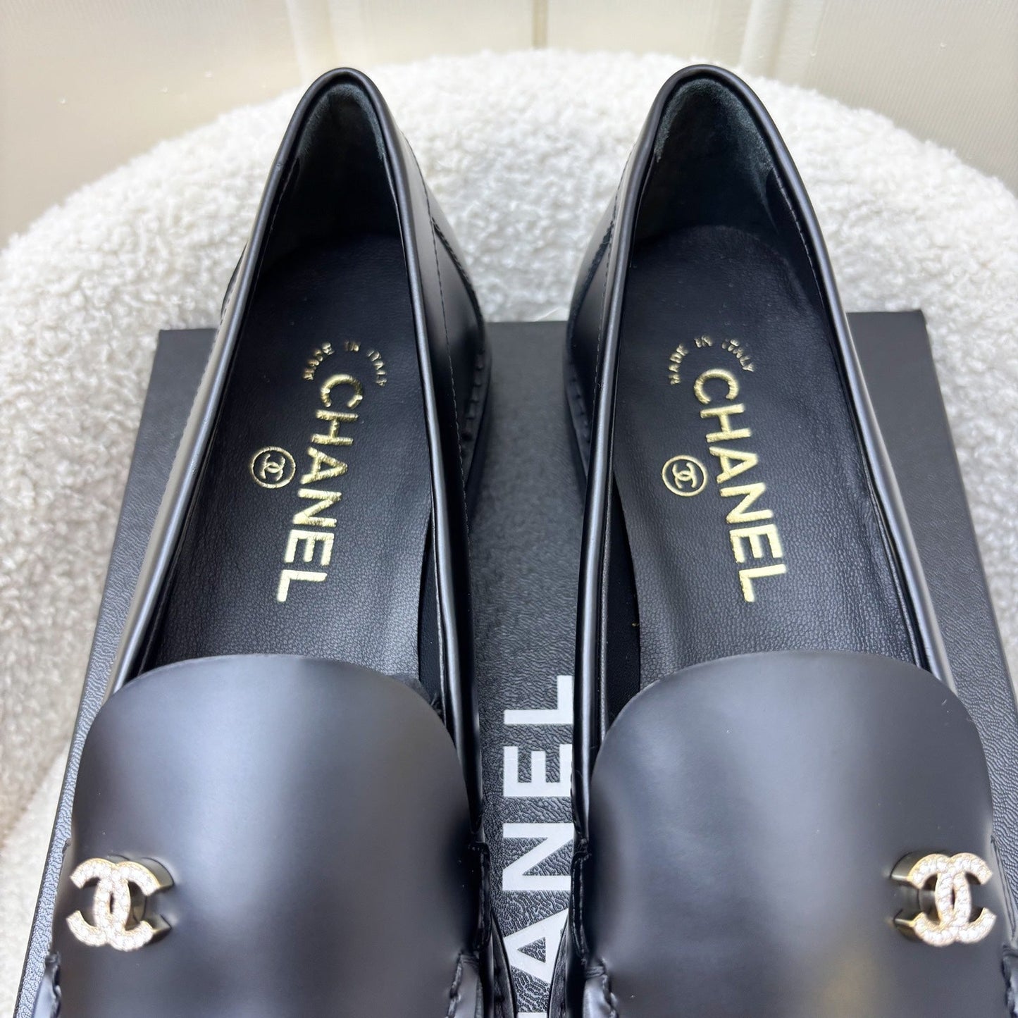 GLM-25P Mocassins with Diamantes Studded GLM- Logo in Black Smooth Calfskin