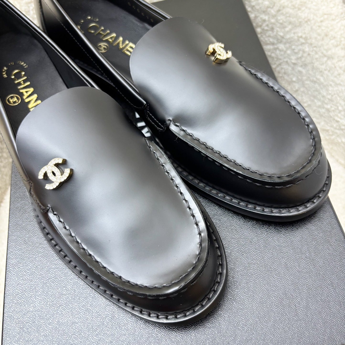GLM-25P Mocassins with Diamantes Studded GLM- Logo in Black Smooth Calfskin