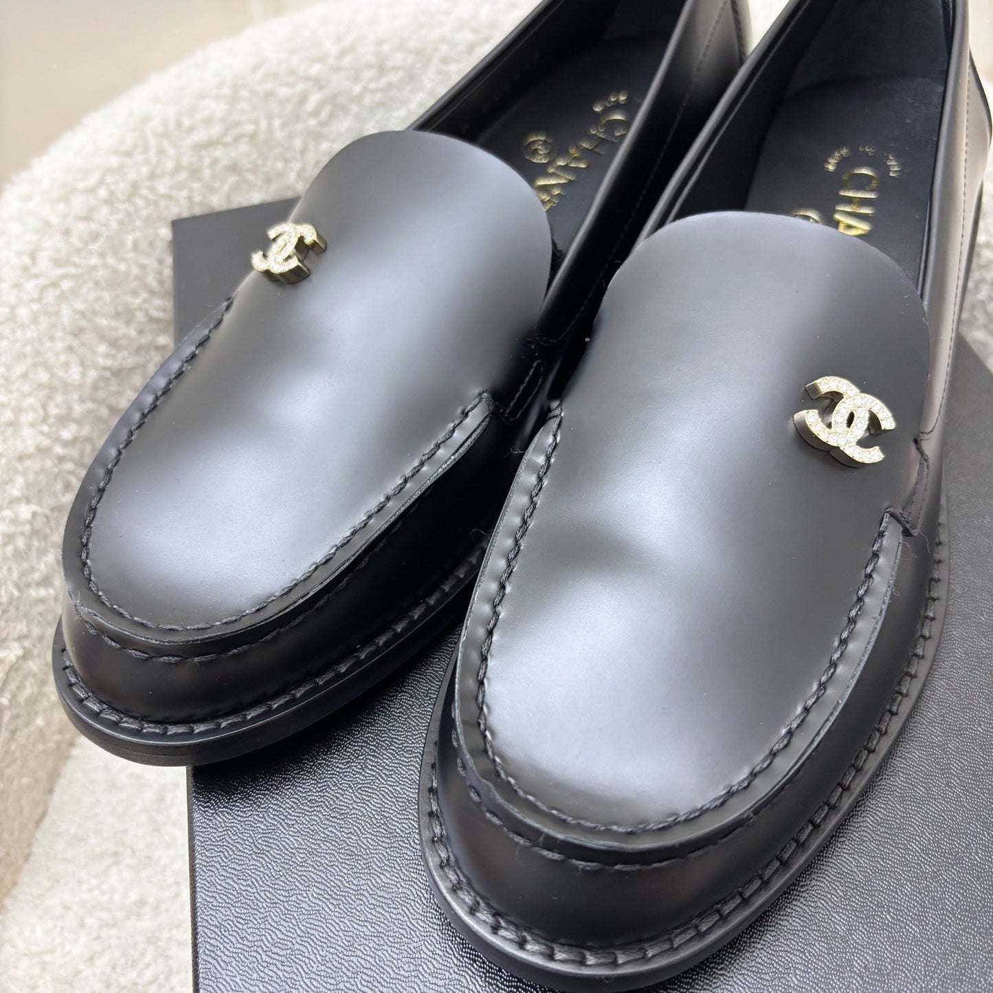 GLM-25P Mocassins with Diamantes Studded GLM- Logo in Black Smooth Calfskin