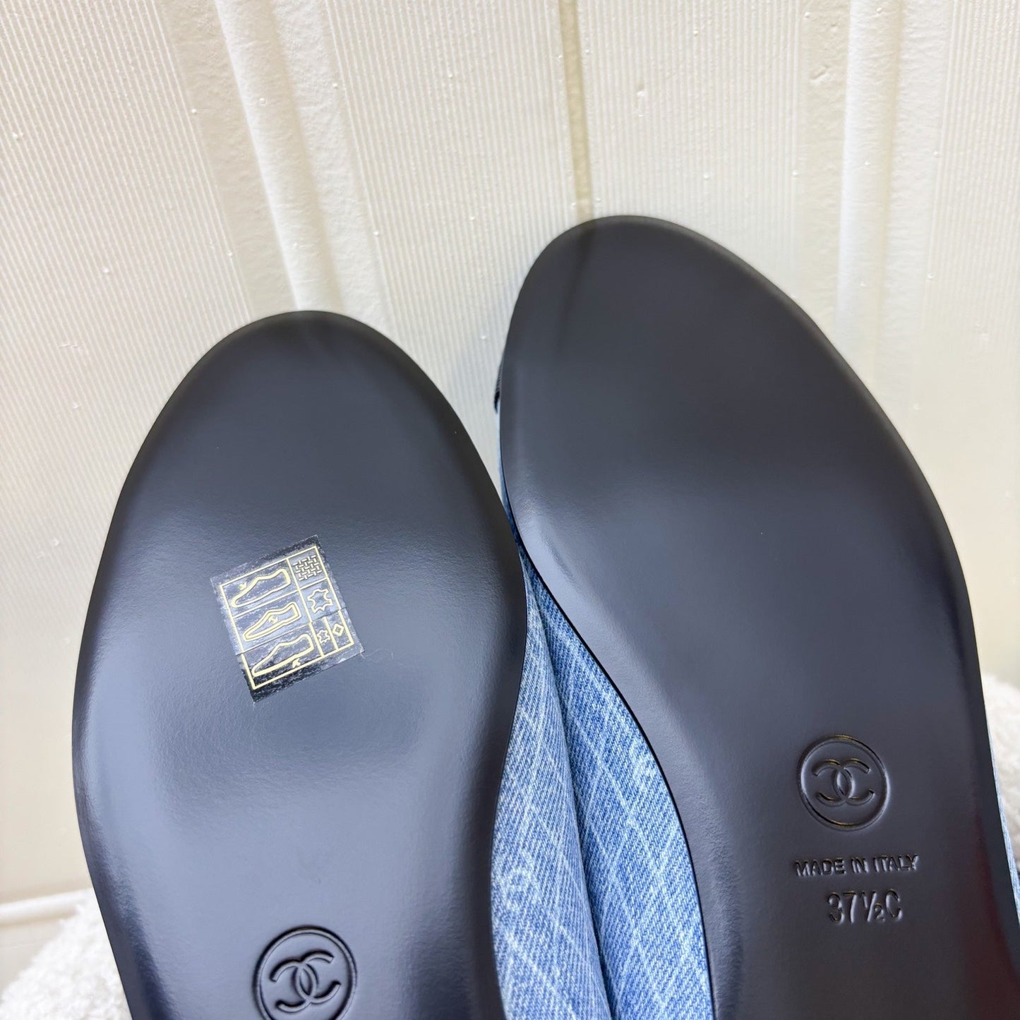 GLM-Classic Ballerina Pumps in Embroidered Light Blue Denim / Black Gosgrain Sz 37.5