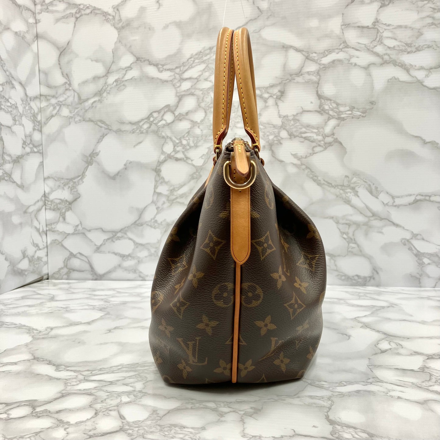LOUIS VUITTON Monogram Thüren