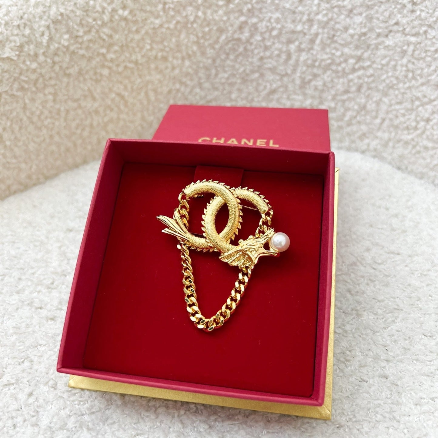 GLM-Chinese New Year CNY 2024 VIP Gift Dragon Brooch with Pearl in GHW
