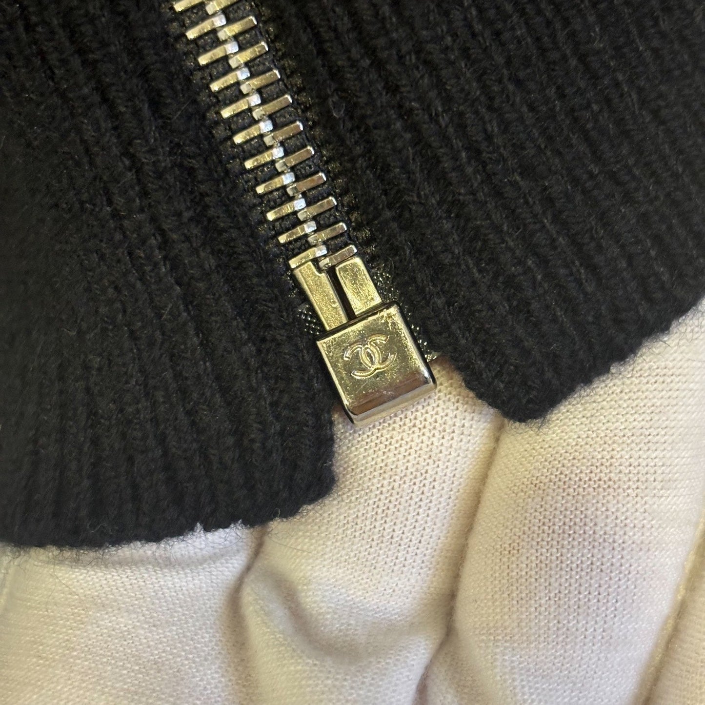 GLM-25C Zipped Cardigan in Black / White Cashmere Sz 38 (Model: P78345)