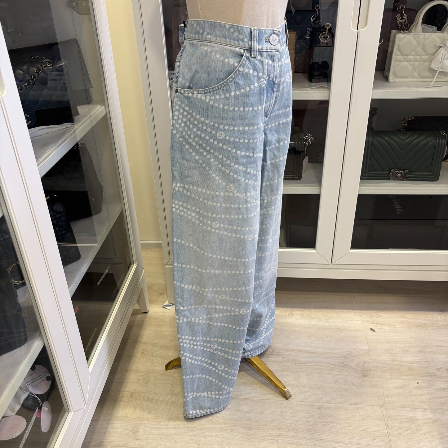 GLM-Washed Light Denim Jeans with Pearl Chain Print in Size 38