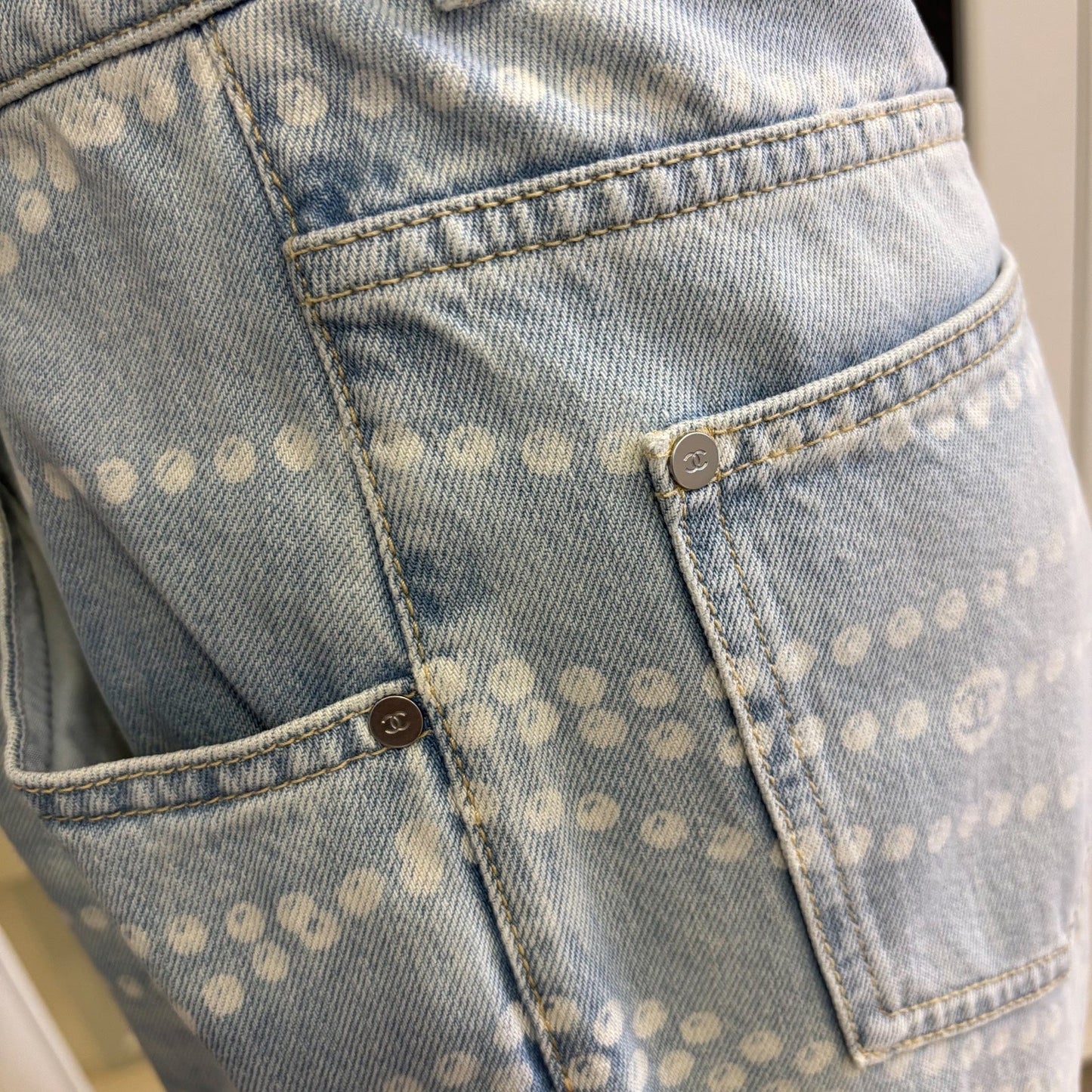 GLM-Washed Light Denim Jeans with Pearl Chain Print in Size 38