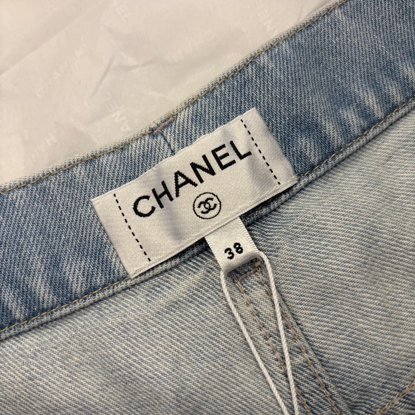 GLM-Washed Light Denim Jeans with Pearl Chain Print in Size 38