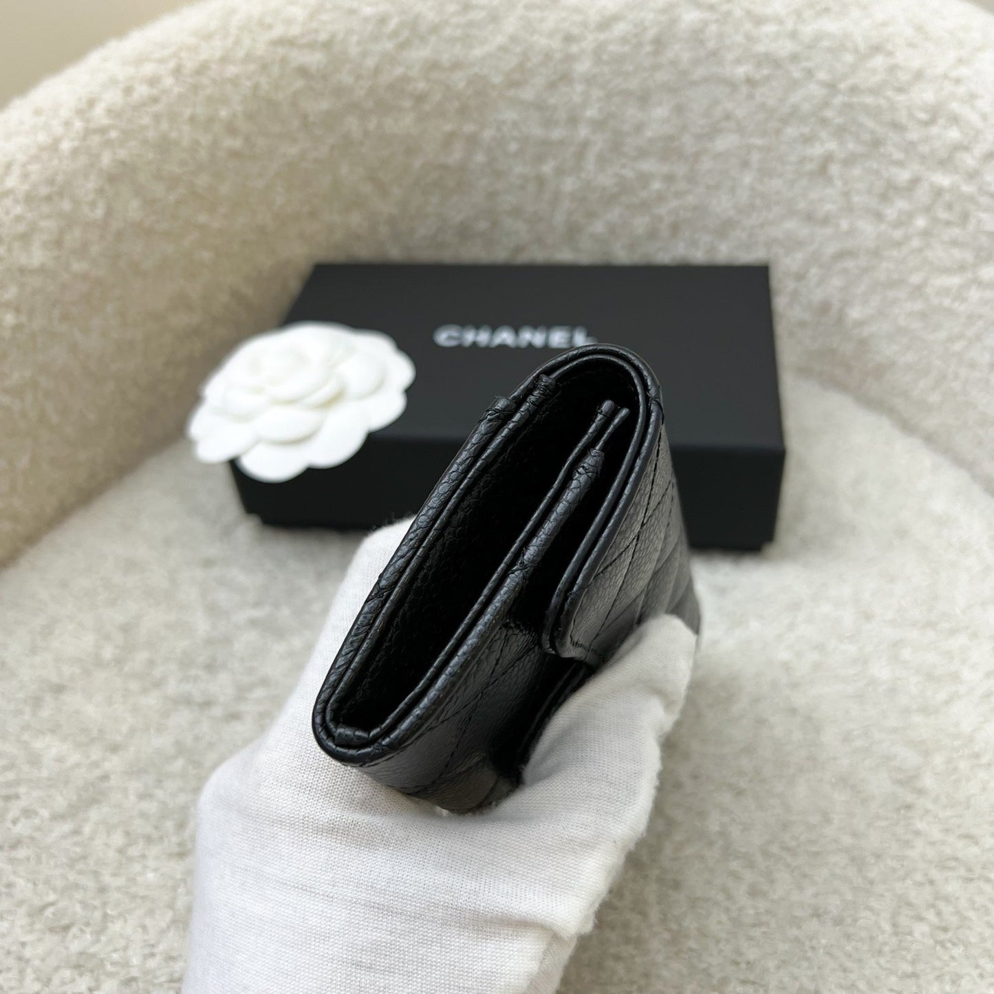 GLM-Classic Snap Card Holder in Black Caviar and GHW