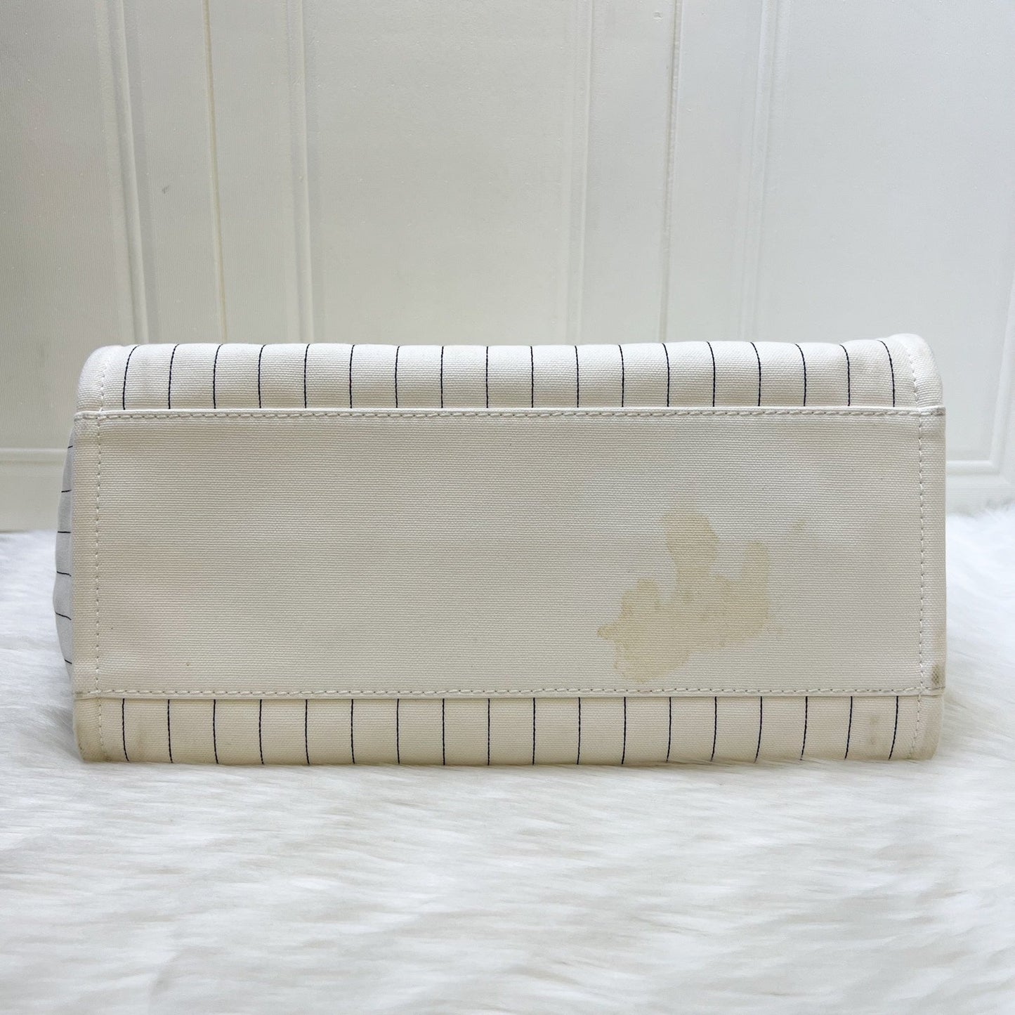 GLM-Medium / Large Deauville Tote in White Striped Fabric and LGHW