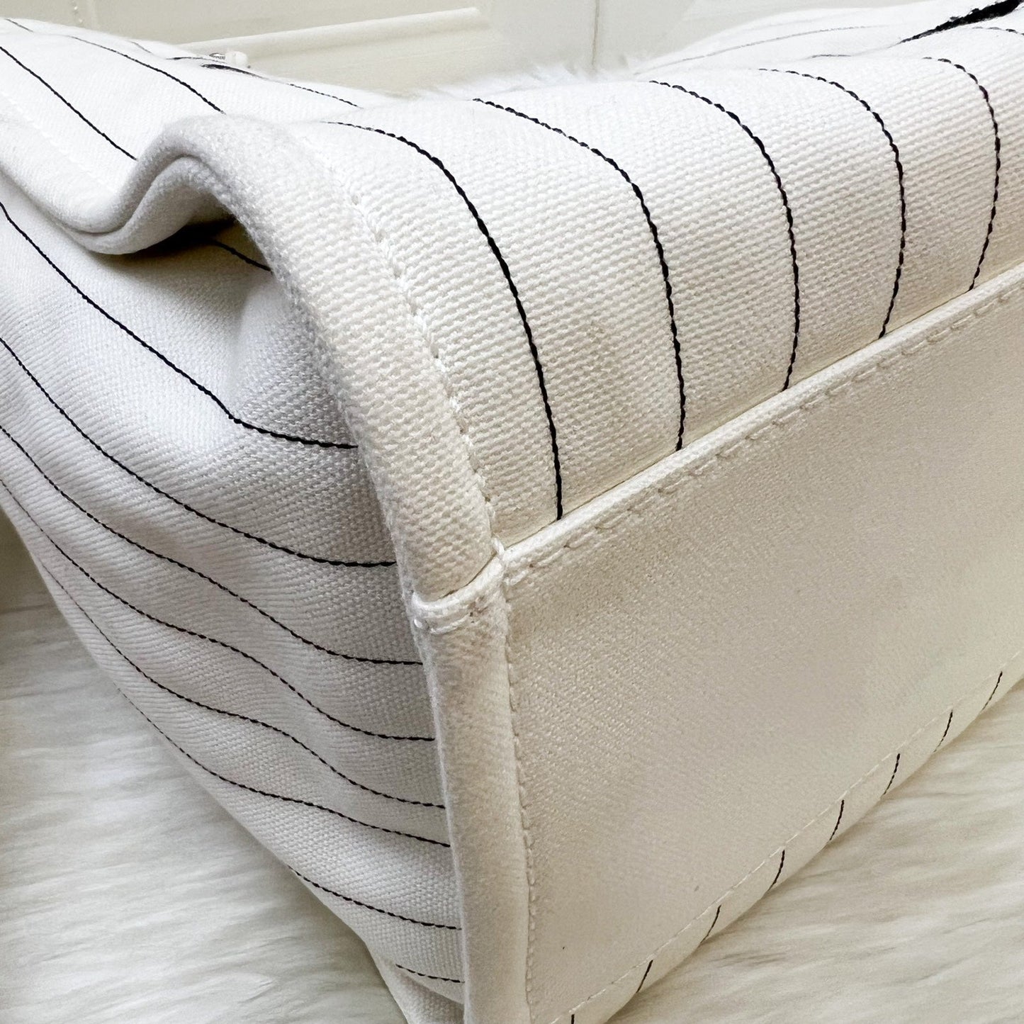 GLM-Medium / Large Deauville Tote in White Striped Fabric and LGHW