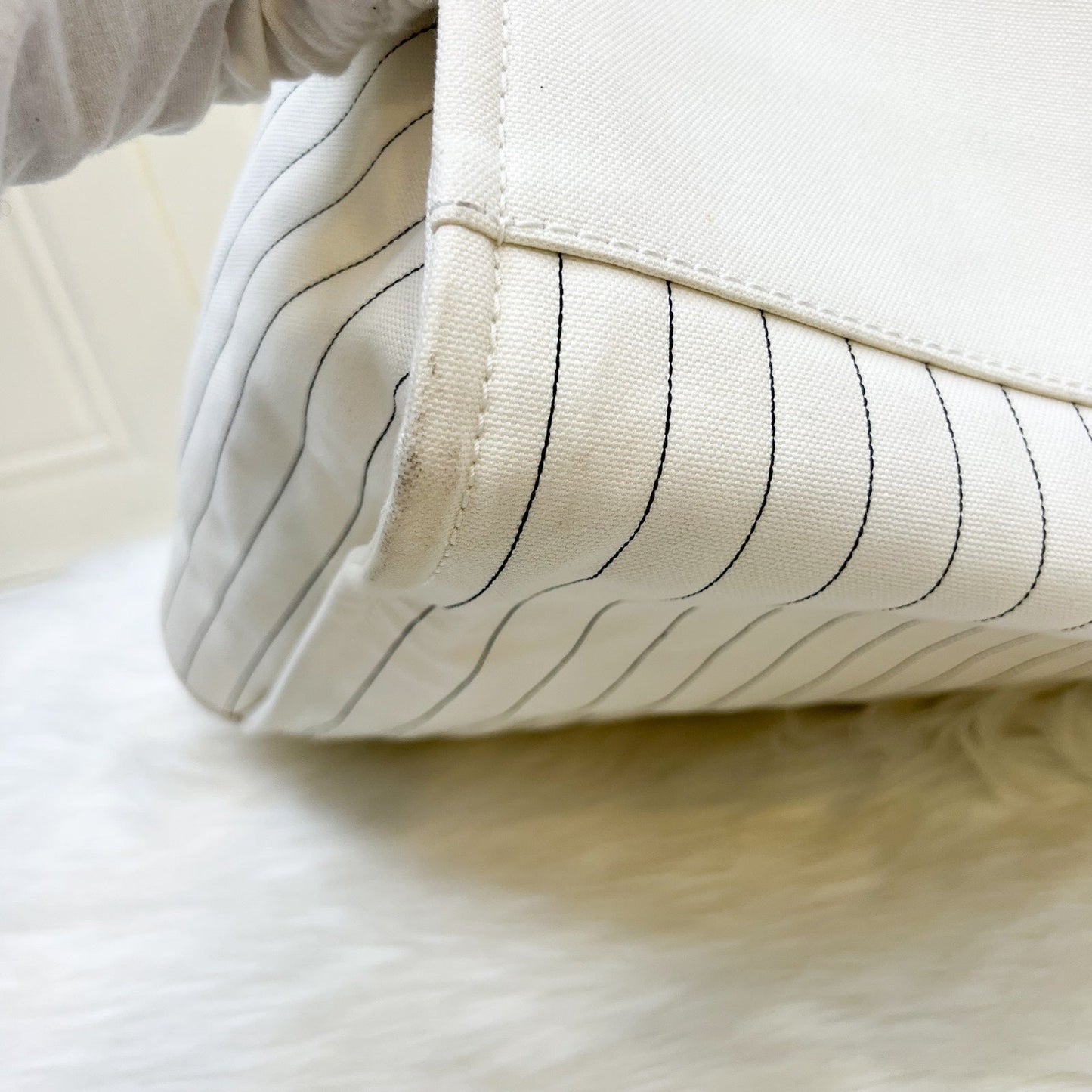 GLM-Medium / Large Deauville Tote in White Striped Fabric and LGHW