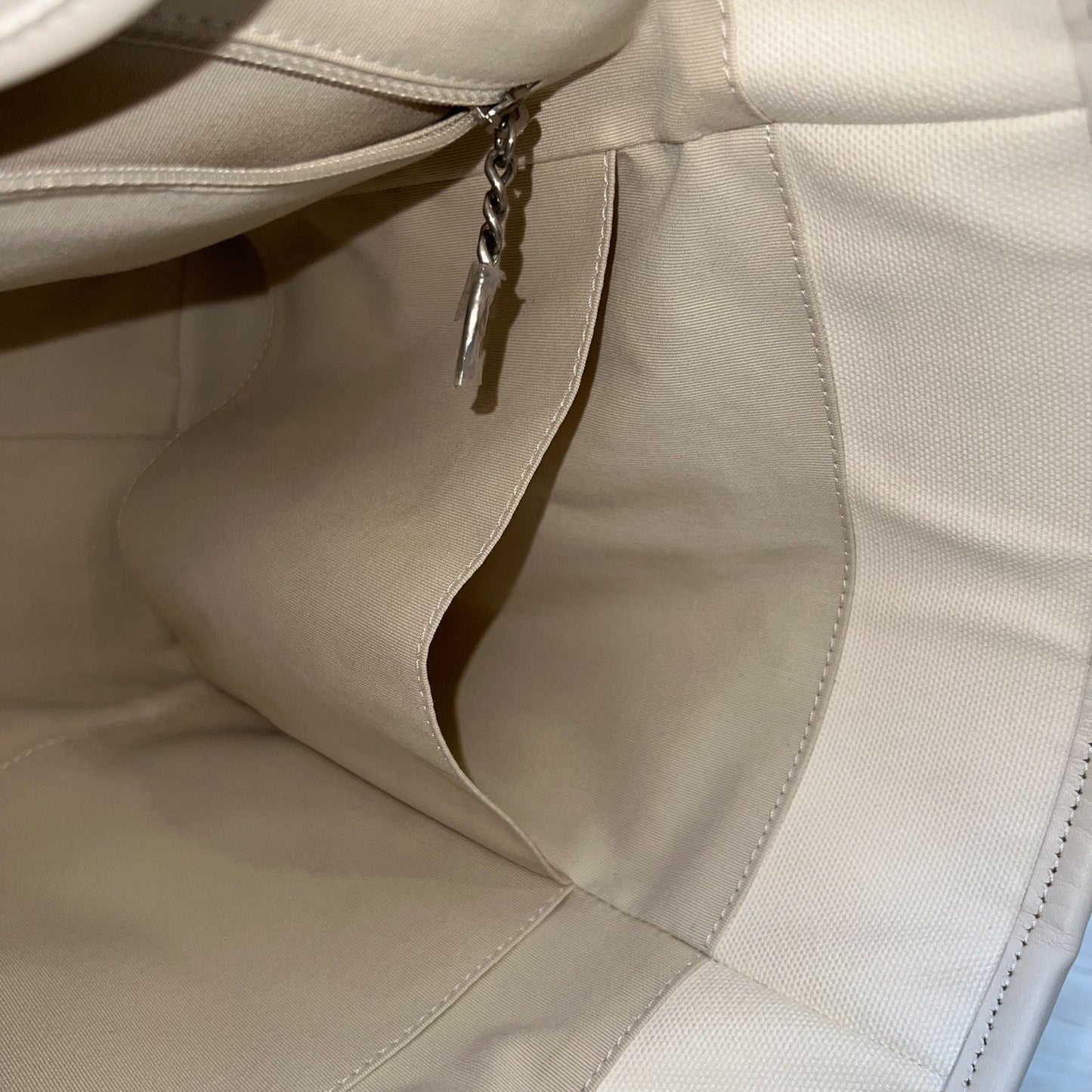 GLM-Medium / Large Deauville Tote in White Striped Fabric and LGHW