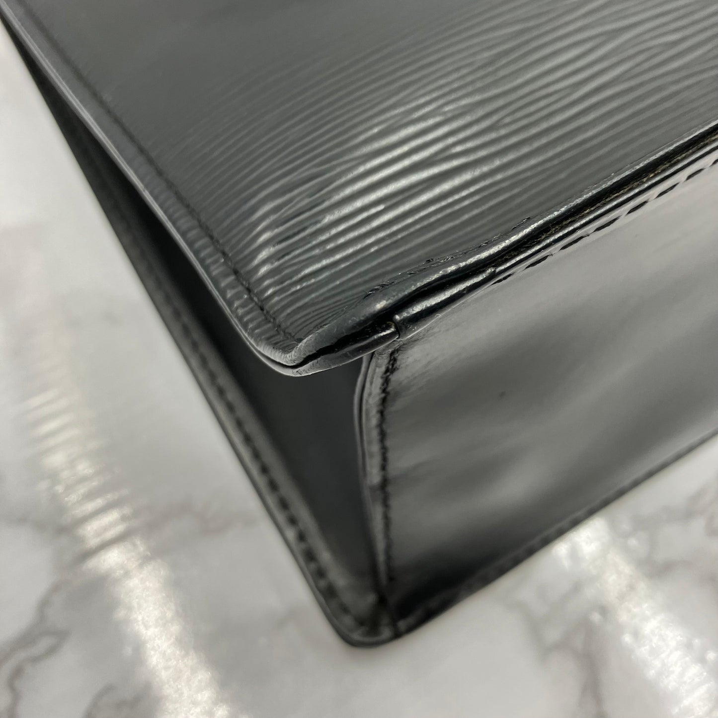 LOUIS VUITTON Epi Sack Pla PM