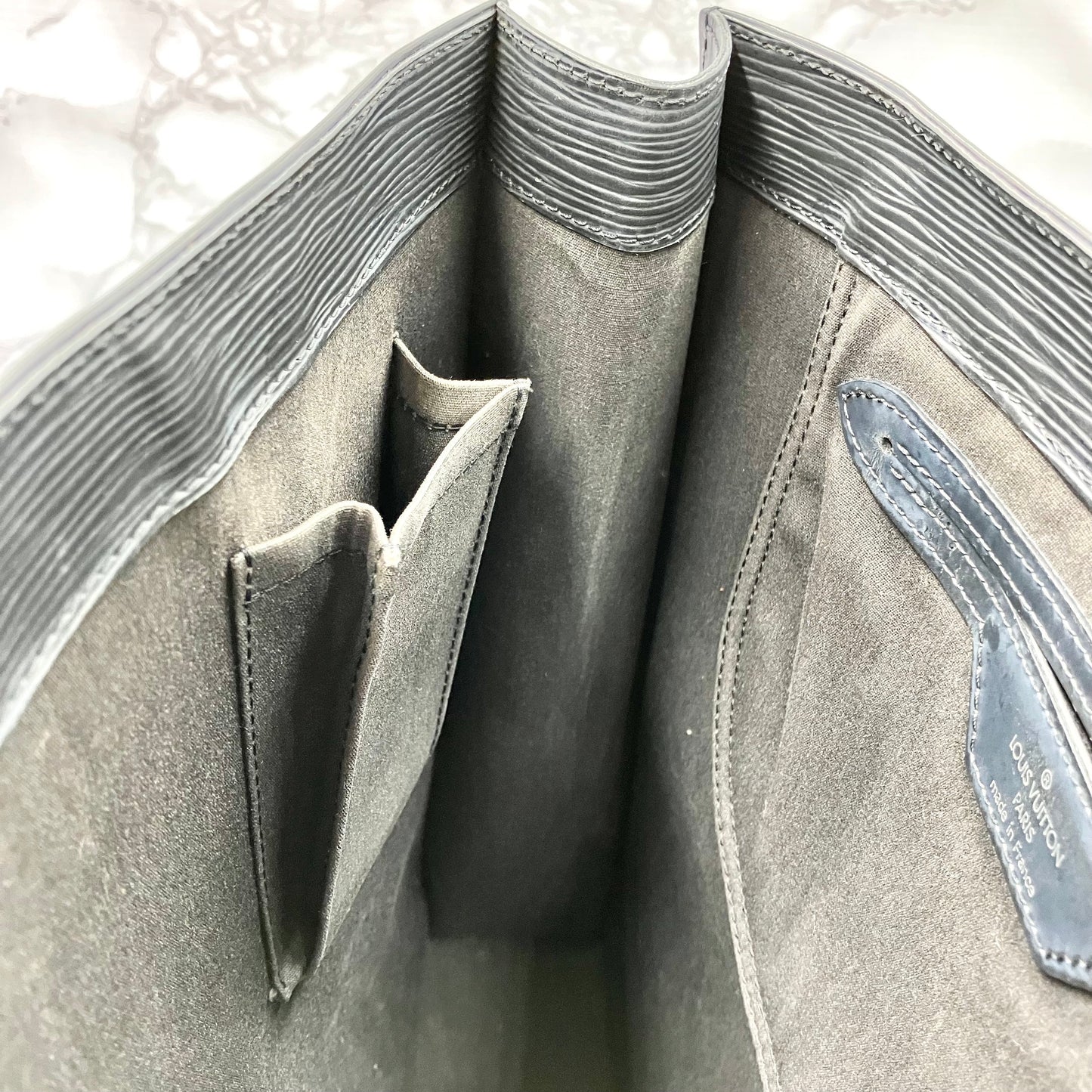LOUIS VUITTON Epi Sack Pla PM