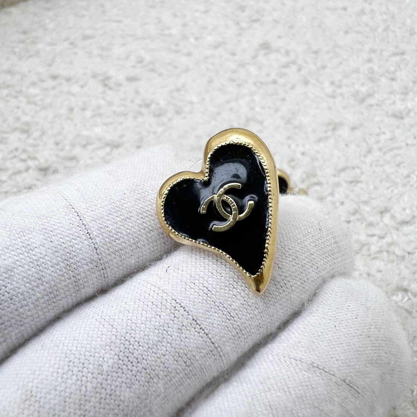 GLM-22P GLM- Logo Heart Earrings in Black Enamel and AGHW