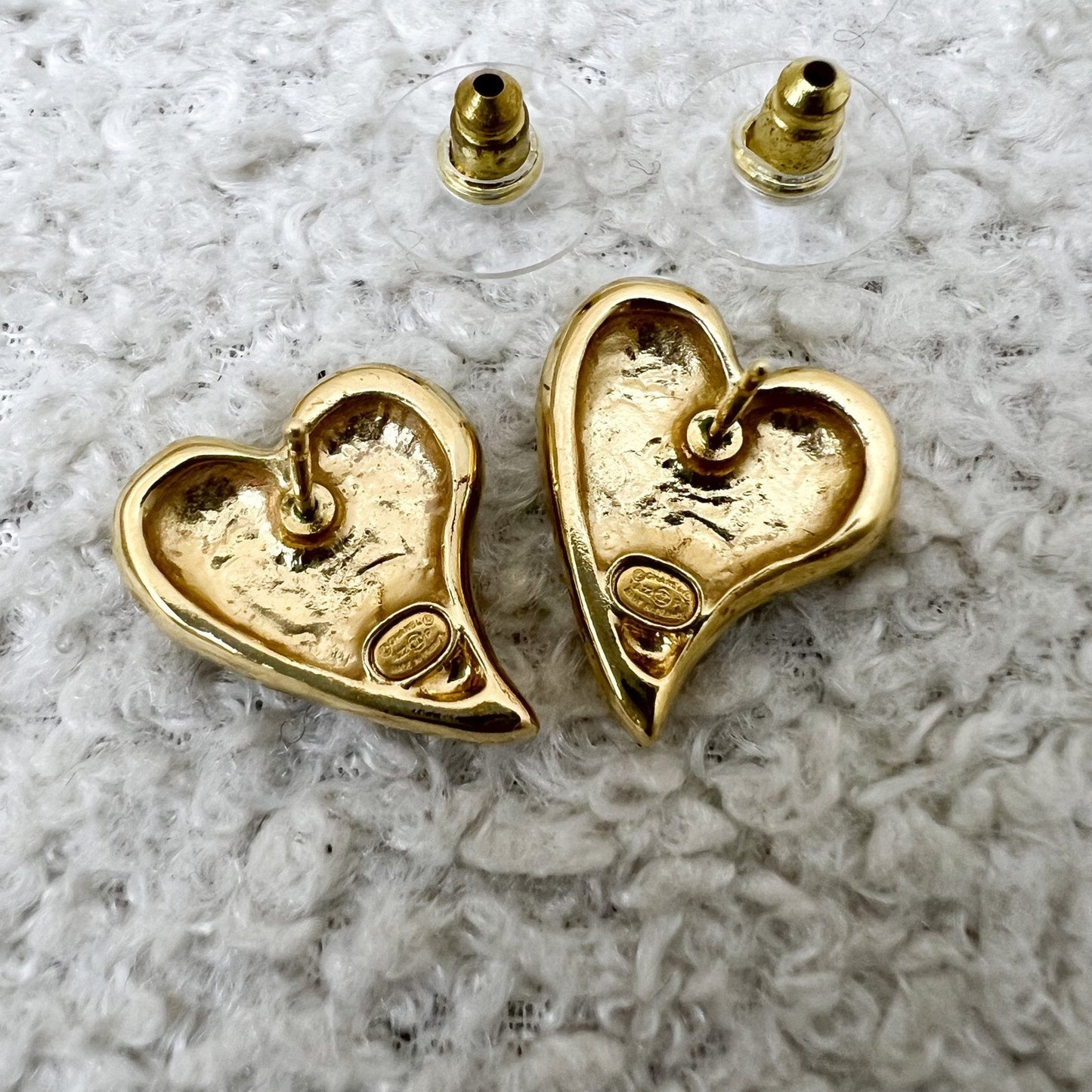 GLM-22P GLM- Logo Heart Earrings in Black Enamel and AGHW
