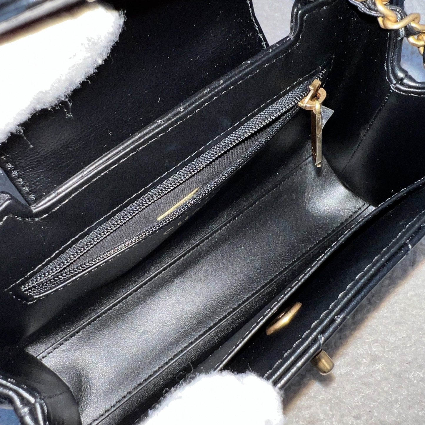 GLM-Mini / Small Kelly Bag in 25C Black Shiny Distressed Calfskin and AGHW