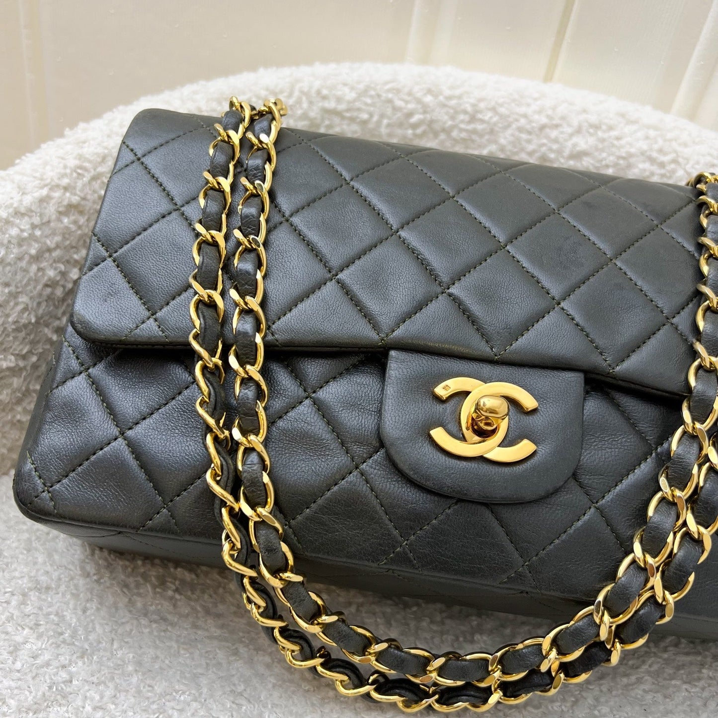 GLM- Medium Classic Flap CF in Dark Green Lambskin and 24K Gold Plated HW