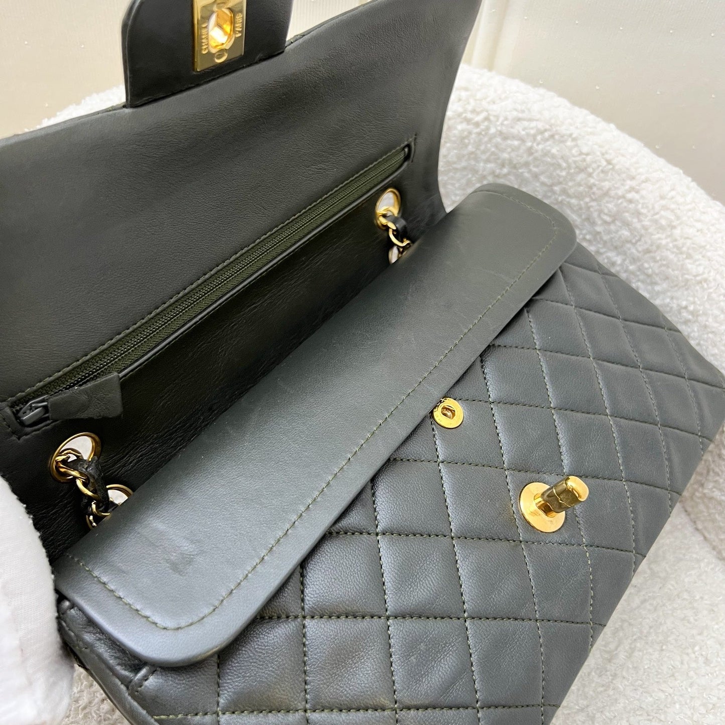 GLM- Medium Classic Flap CF in Dark Green Lambskin and 24K Gold Plated HW