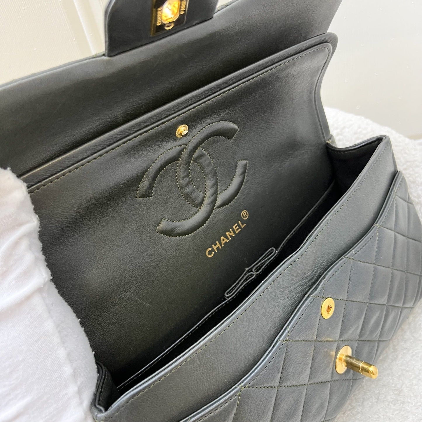 GLM- Medium Classic Flap CF in Dark Green Lambskin and 24K Gold Plated HW