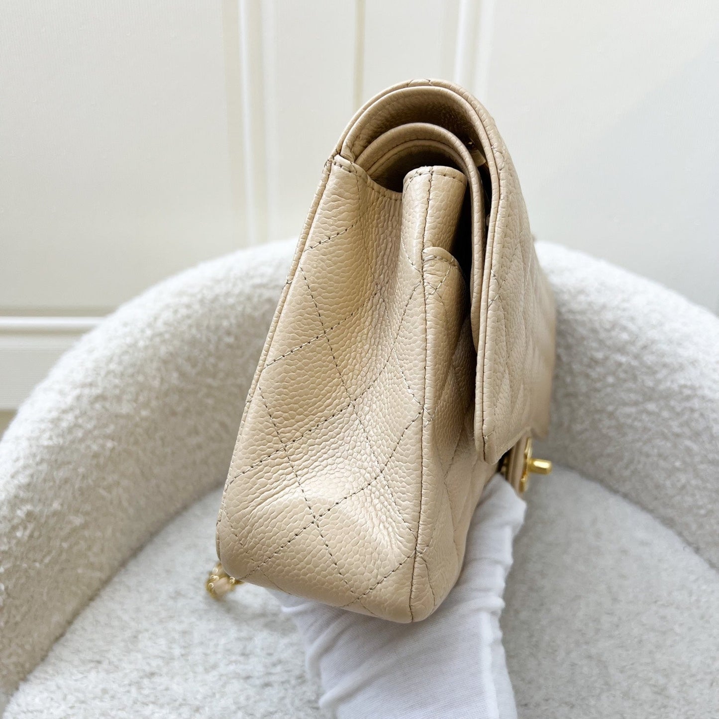 GLM-Medium Classic Flap CF in Beige Caviar and GHW