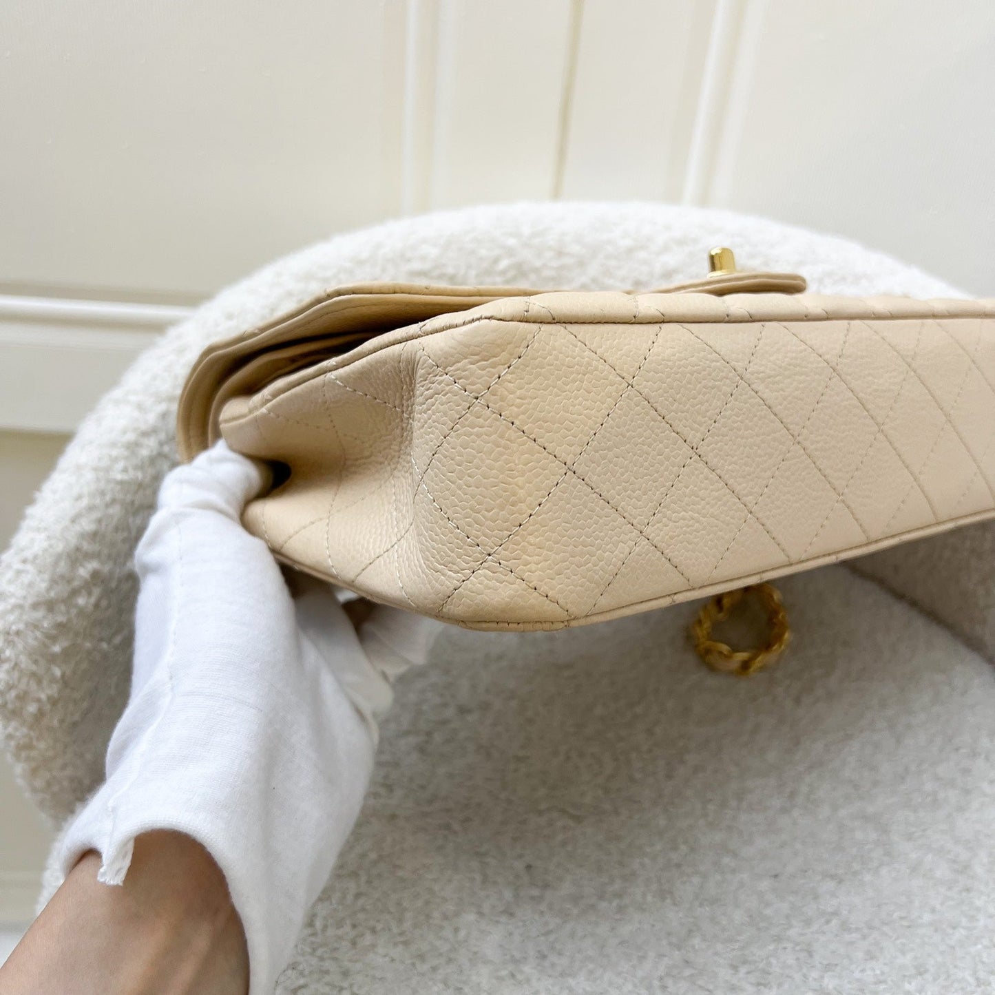 GLM-Medium Classic Flap CF in Beige Caviar and GHW