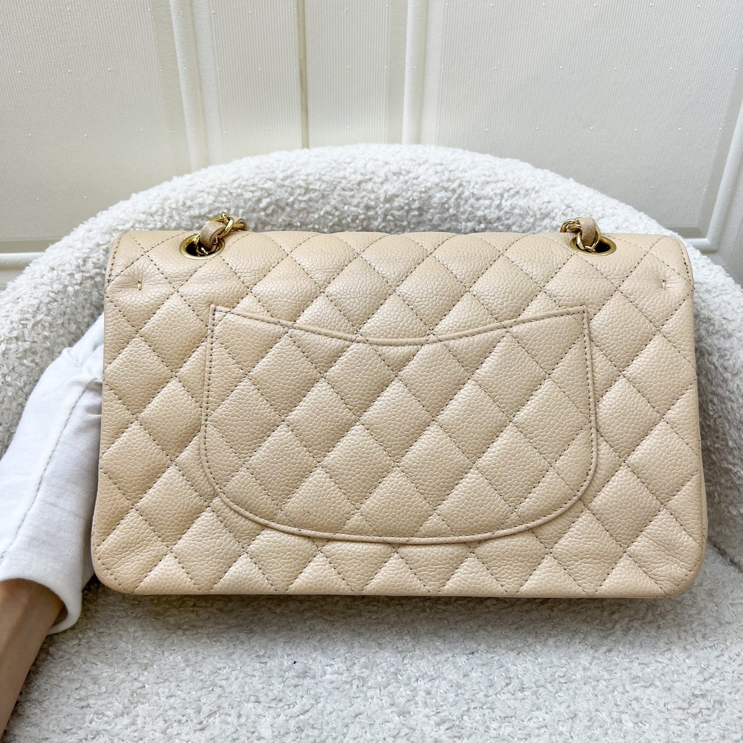 GLM-Medium Classic Flap CF in Beige Caviar and GHW