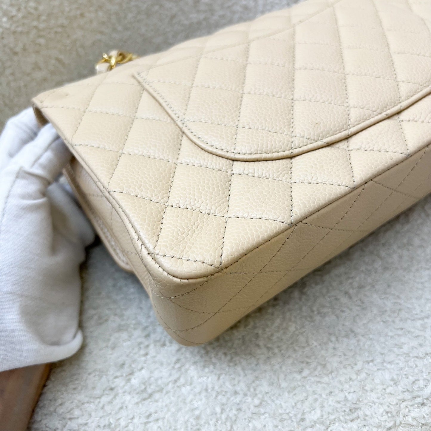 GLM-Medium Classic Flap CF in Beige Caviar and GHW