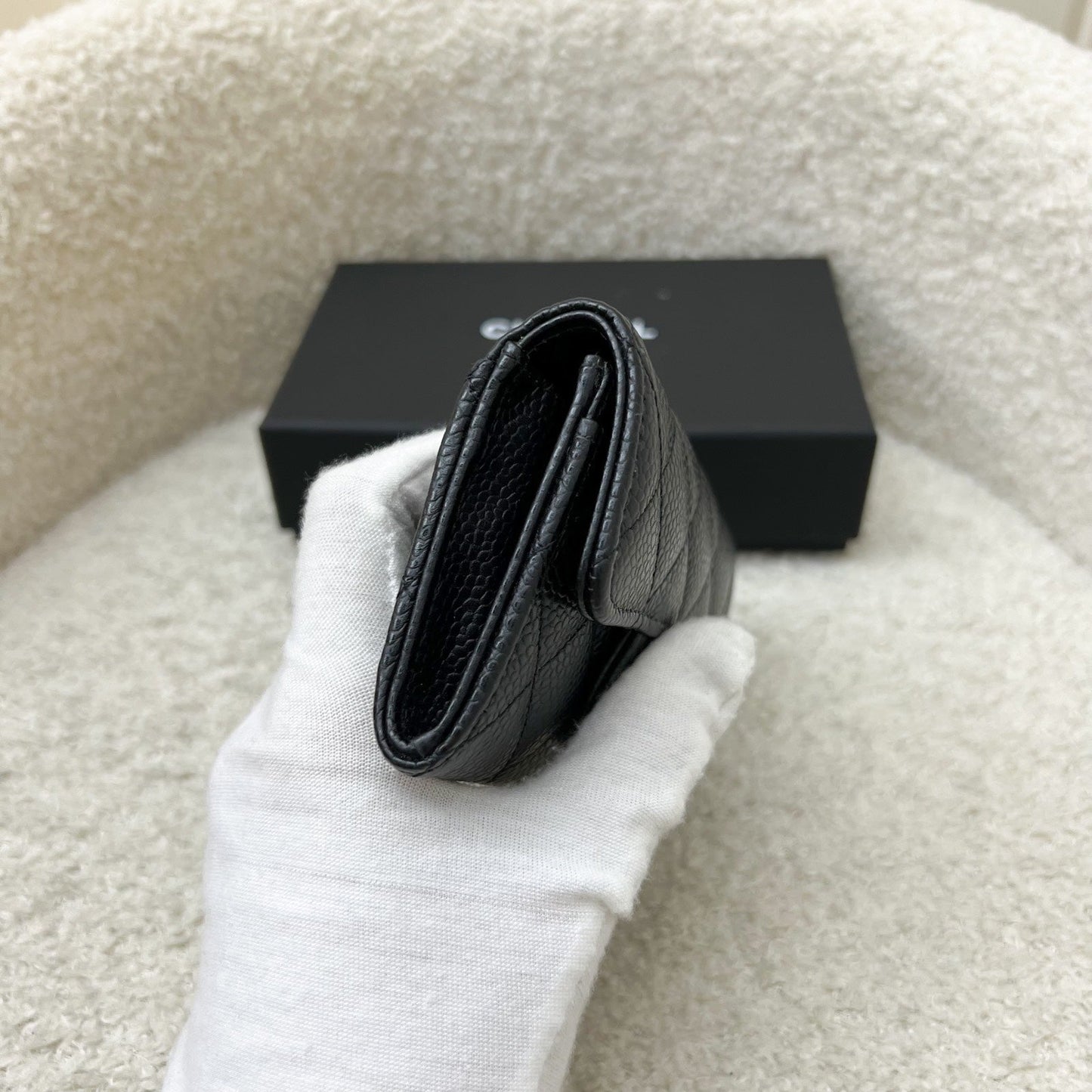 GLM-Classic Snap Card Holder in Black Caviar and GHW