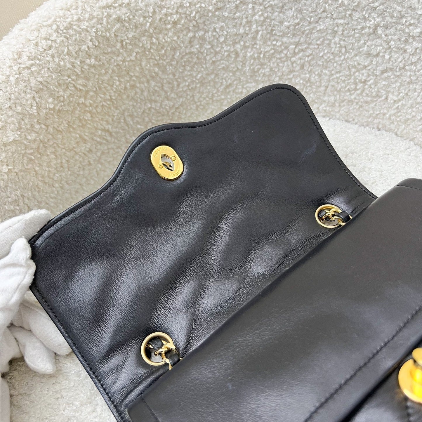 GLM- Seasonal Small Flap with 2-tone Turn Lock and 24K Gold-Plated HW