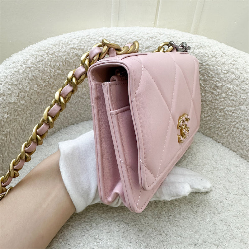 GLM-19 Wallet on Chain WOC in 22B Pink Lambskin and 3-Tone HW (Model: AP0957)