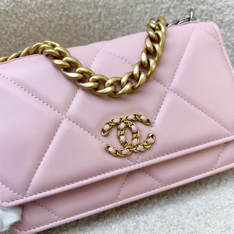 GLM-19 Wallet on Chain WOC in 22B Pink Lambskin and 3-Tone HW (Model: AP0957)