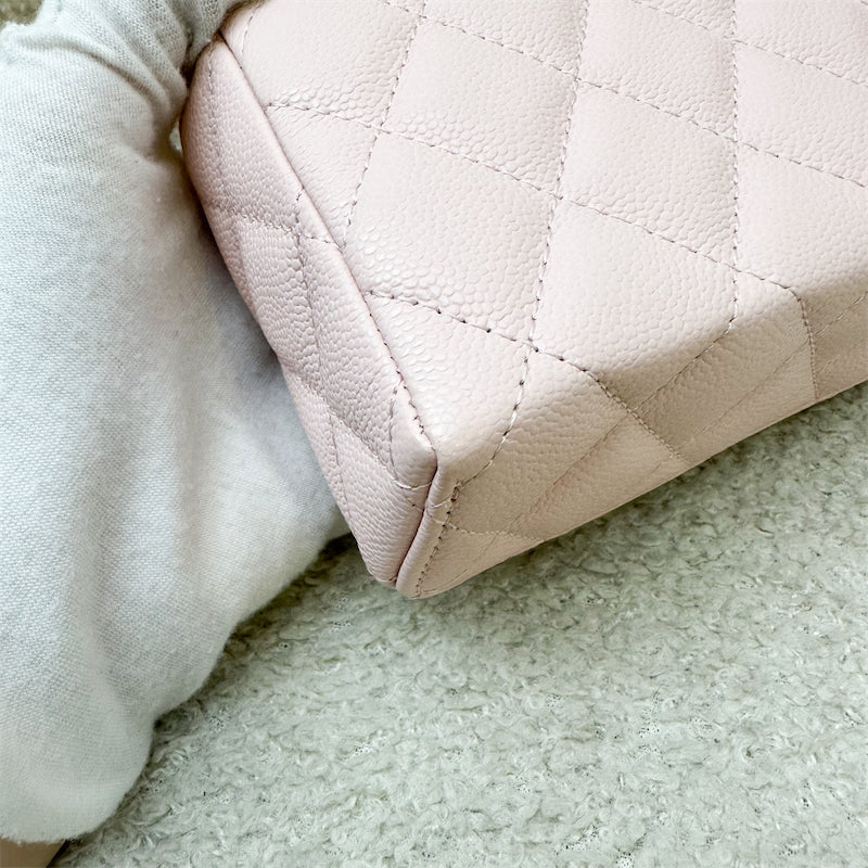 GLM-Vanity / Clutch with Chain (LP Style Bag) in 25S Light Pink Caviar and LGHW (Model: AP4385)