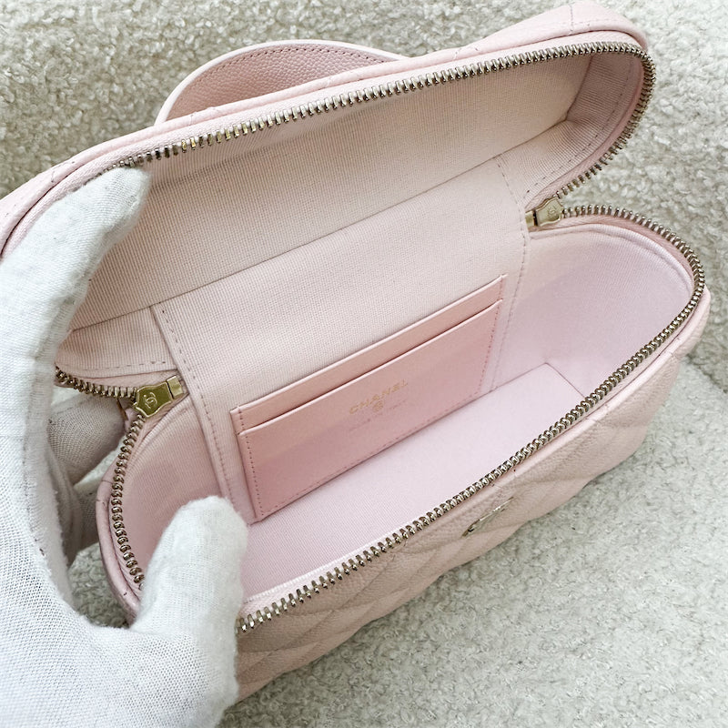 GLM-Vanity / Clutch with Chain (LP Style Bag) in 25S Light Pink Caviar and LGHW (Model: AP4385)